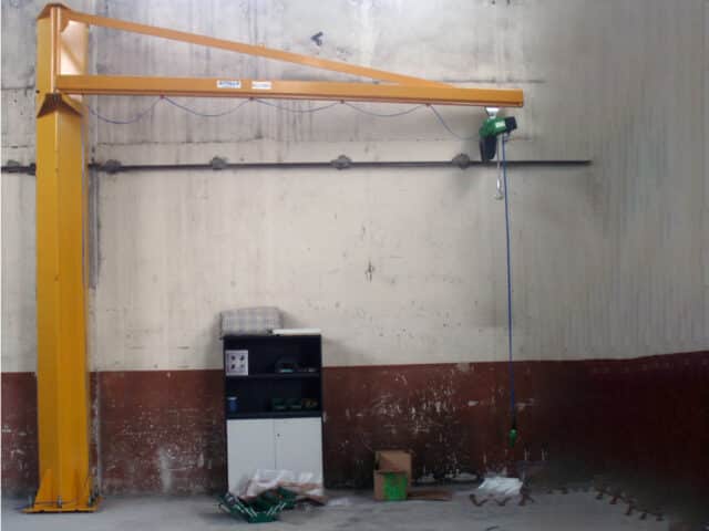 gru a bandiera a colonna in canalina - attollo